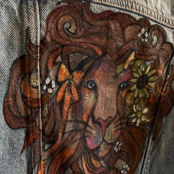 Toddler Trucker Jean Jacket Hand Painted Lion one-of-a-kind on Old Navy denim' - Picture 5 of 11